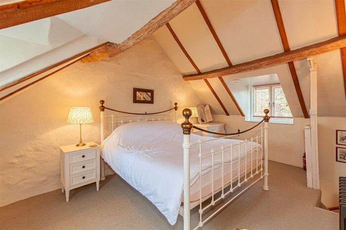 2 Bedroom Cottage To Rent In Manor Road, Woodstock, OX20