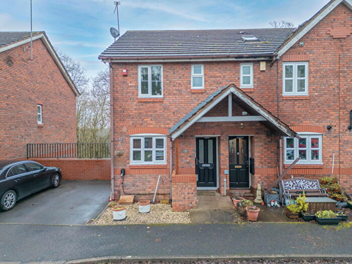2 Bedroom End Of Terrace House For Sale In Minworth Close, Redditch, B97