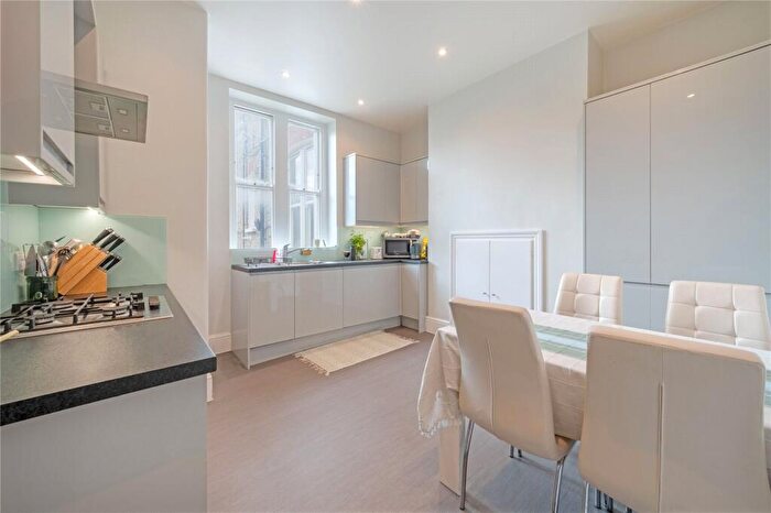 3 Bedroom Flat To Rent In Callcott Road, Brondesbury, NW6