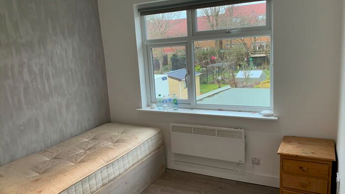 Studio To Rent In Suncote Avenue, Dunstable, LU6