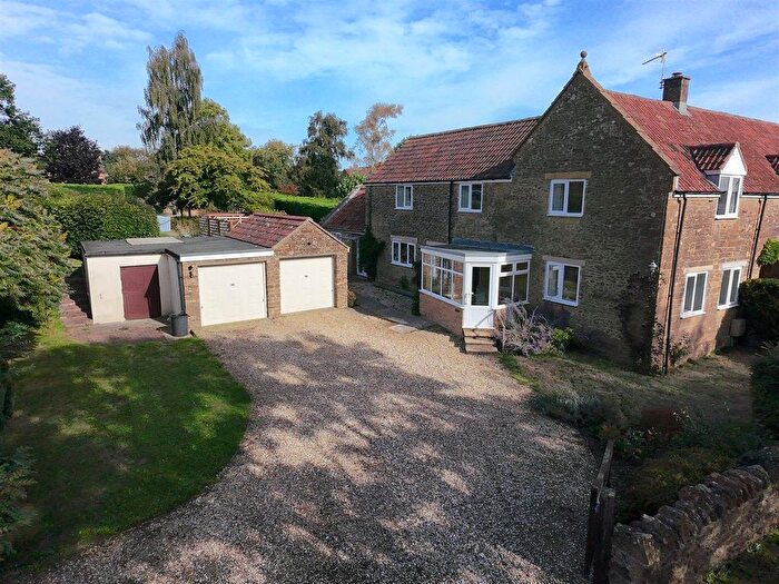 3 Bedroom Property For Sale In Beadon Lane, Merriott - Generous Gardens, TA16