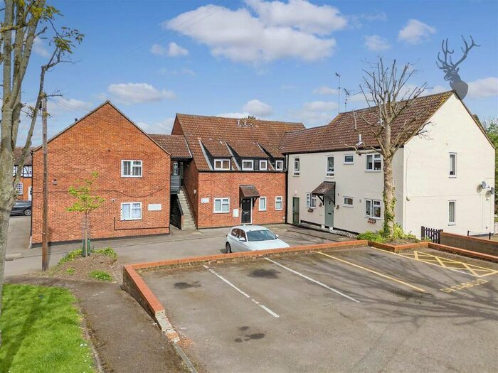 2 Bedroom Flat To Rent In Ongar Road, Abridge, Romford, RM4