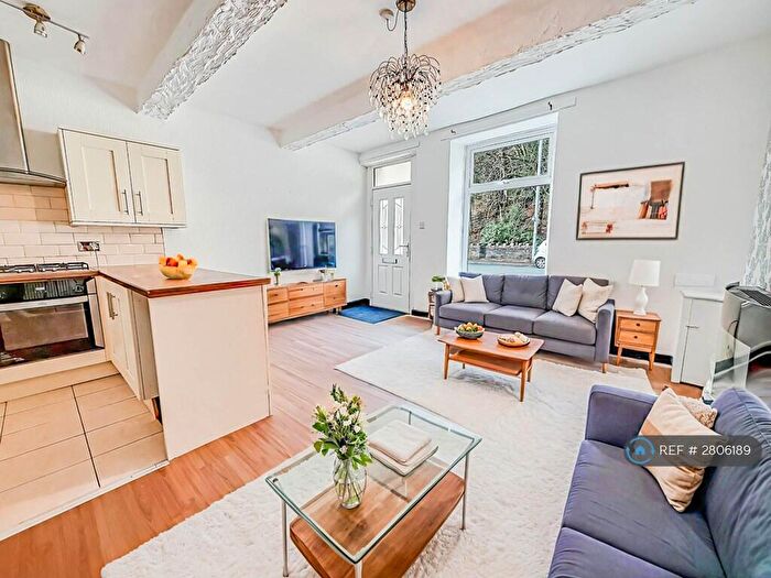 2 Bedroom End Of Terrace House To Rent In Burnley Road, Rossendale, BB4