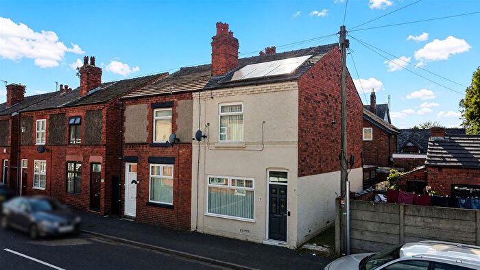 3 Bedroom Semi Detached House For Sale In Homestead Avenue, Haydock, St Helens, WA11