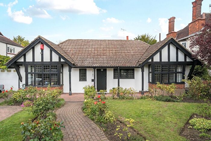 4 Bedroom Detached House For Sale In Embercourt Road, Thames Ditton, KT7
