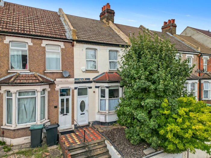 3 Bedroom Terraced House To Rent In Old Road West, Gravesend, Kent, DA11