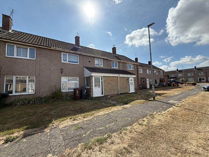 3 Bedroom Terraced House To Rent In Wells Green, NN18