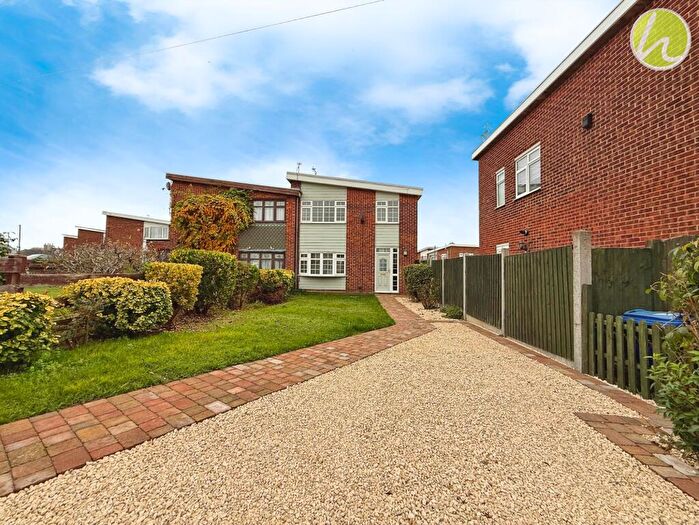 3 Bedroom Semi Detached House For Sale In Hardie Road, Stanford-Le-Hope, SS17