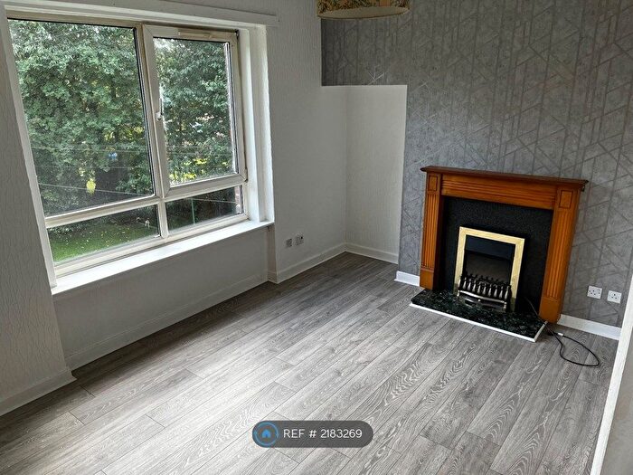 3 Bedroom Flat To Rent In Paisley Road West, Glasgow, G51