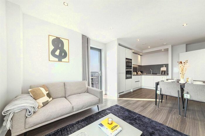 Studio To Rent In Uncle Southall, Merrick Road, Southall, UB2