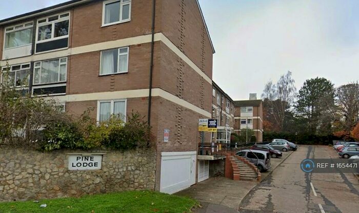 2 Bedroom Flat To Rent In Pine Lodge, Maidstone, ME16