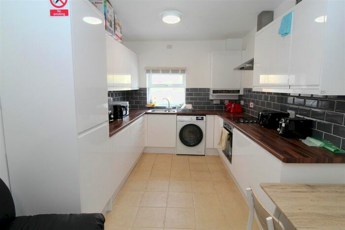 5 Bedroom Property To Rent In Copper Street, Cardiff, CF24