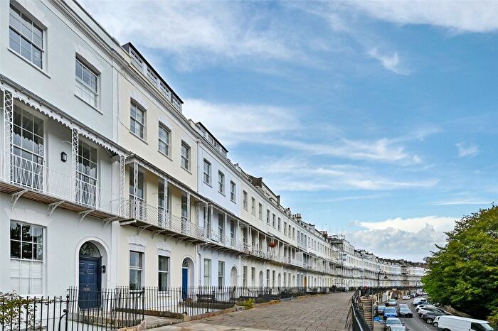 1 Bedroom Flat To Rent In Royal York Crescent, Bristol, Somerset, BS8