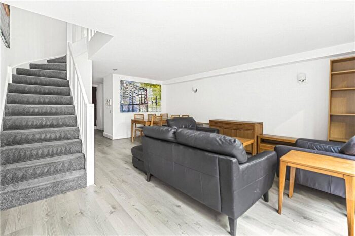 3 Bedroom Maisonette For Sale In Adler Street, Aldgate East, London, E1