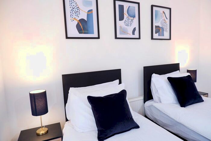 4 Bedroom Town House To Rent In Blinco Grove, Cambridge, CB1