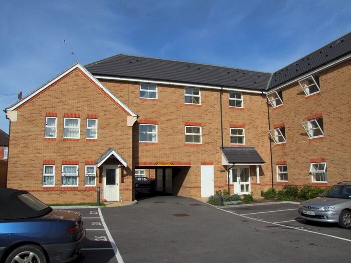 2 Bedroom Flat To Rent In Woking, GU21