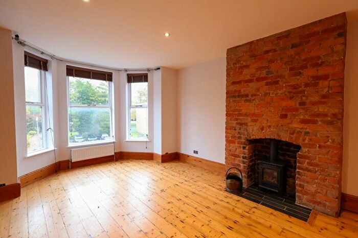 2 Bedroom Flat To Rent In Lapwing Lane, West Didsbury, M20