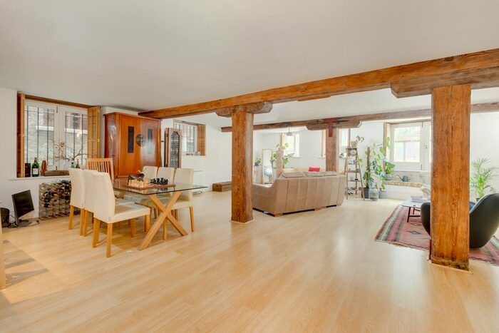 2 Bedroom Flat To Rent In Mill Street, London, SE1