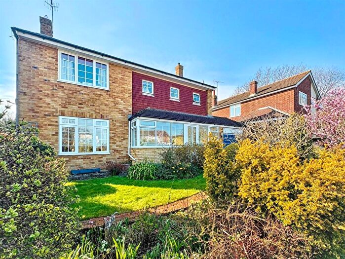 4 Bedroom Detached House For Sale In Woodcroft Drive, Eastbourne, BN21