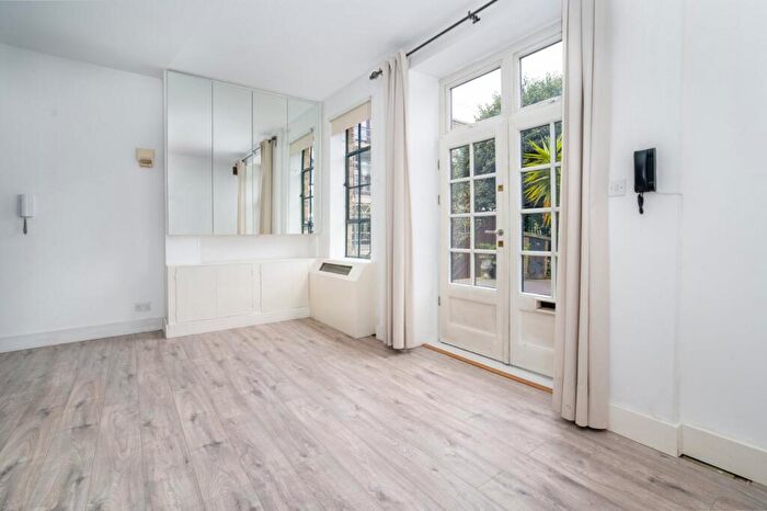 2 Bedroom Apartment To Rent In New Wharf Road, Islington, London, N1