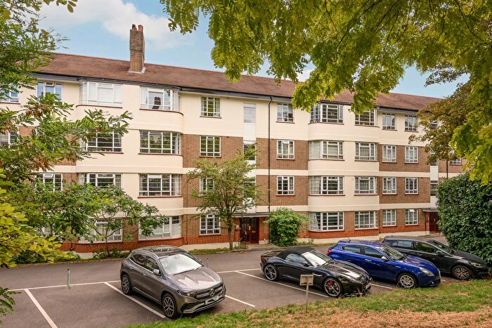 2 Bedroom Flat For Sale In Edge Hill Court, Edge Hill, Wimbledon, SW19