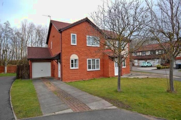 3 Bedroom Semi-Detached House To Rent In Augustine Close, Framwellgate Moor, Durham, DH1