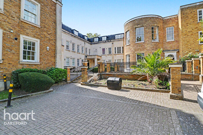 2 Bedroom Flat For Sale In Church Walk, Dartford, DA2