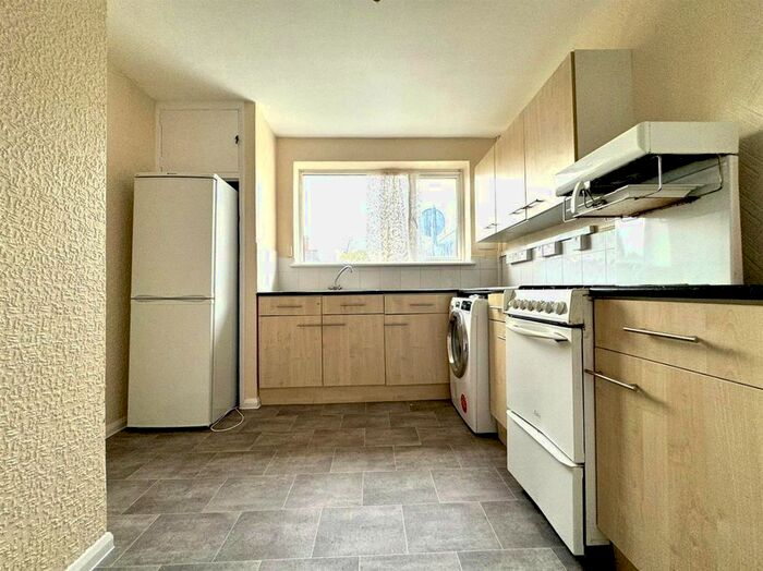 2 Bedroom Flat To Rent In London Road, Enfield, EN2