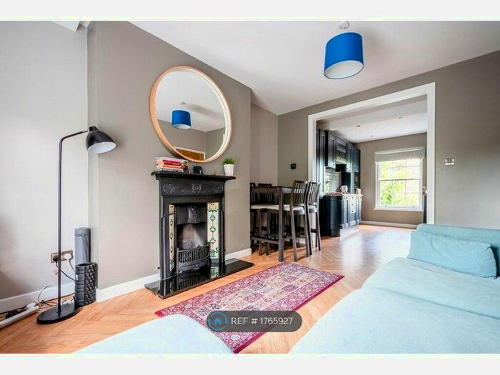 4 Bedroom End Of Terrace House To Rent In Queensbridge Road, London, E8
