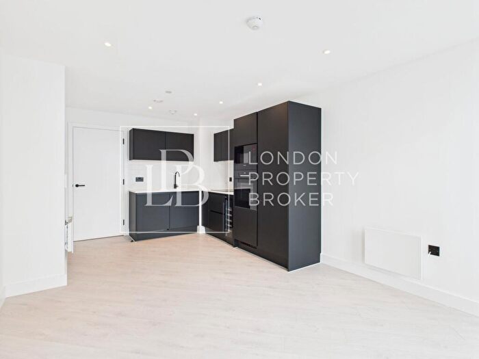 1 Bedroom Apartment To Rent In Vista River Tower, Manchester, M3