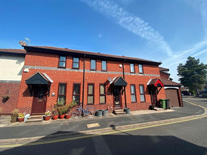2 Bedroom Terraced House To Rent In Armory Lane, Portsmouth, PO1