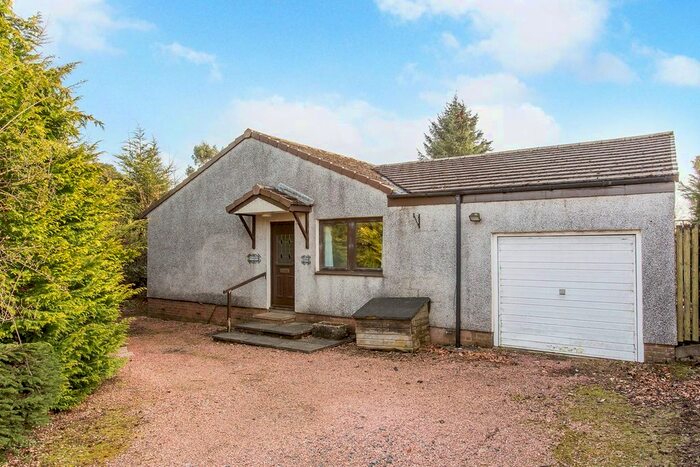 4 Bedroom Detached Bungalow For Sale In Moubray, Crook Of Devon, Kinross, KY13