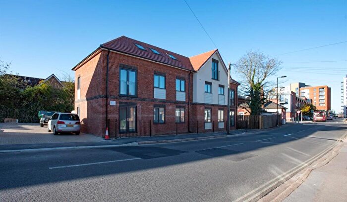 2 Bedroom Apartment To Rent In Weston Grove Road, SO19