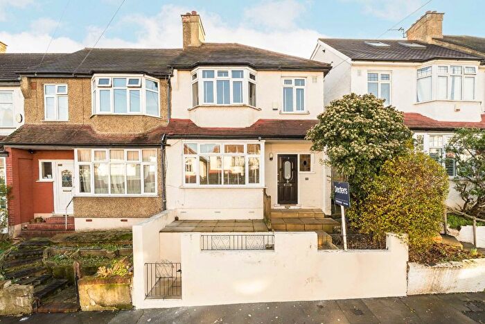 3 Bedroom End Terrace House For Sale In Hatch Road, London, SW16