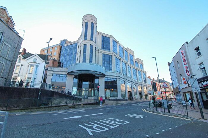 2 Bedroom Flat For Sale In Commercial Road, Bournemouth, BH2