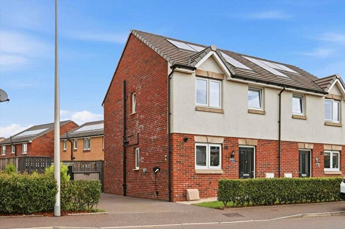 3 Bedroom Semi-Detached House For Sale In South Shields Drive, Benthall, East Kilbride, G75