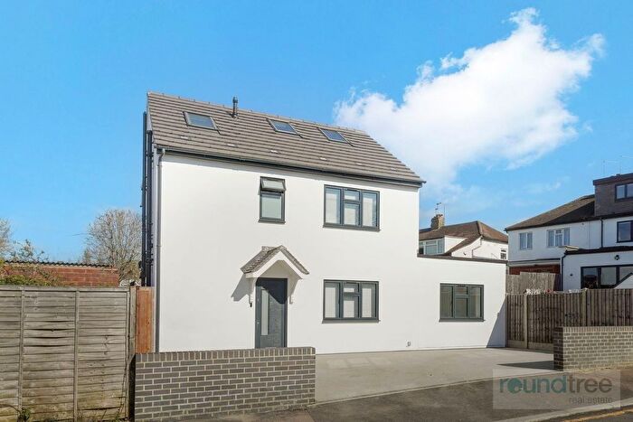 4 Bedroom Semi Detached House For Sale In Whitehouse Avenue, Borehamwood, WD6