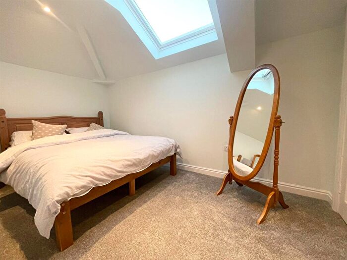3 Bedroom Terraced House For Sale In Railway Street, Hornsea, HU18
