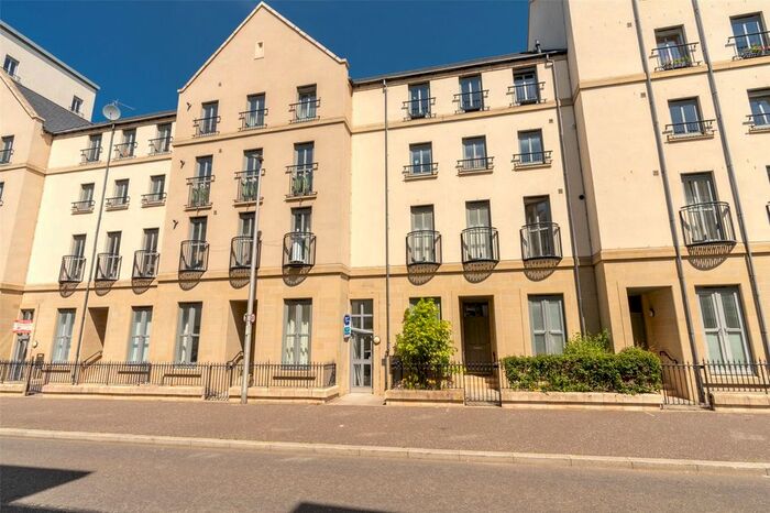 2 Bedroom Flat To Rent In / Sandpiper Road, Edinburgh, EH6