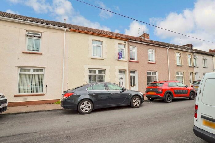 3 Bedroom Terraced House To Rent In Fleur De Lis, Blackwood, NP12