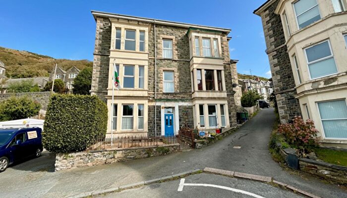 3 Bedroom Apartment For Sale In King Edward Street, Barmouth, LL42