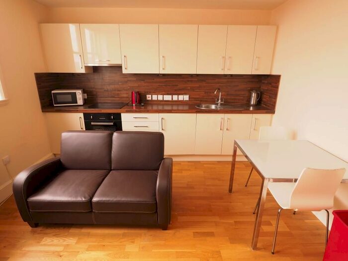 1 Bedroom Flat To Rent In Bank Chambers, Lowgate, Hull, HU1