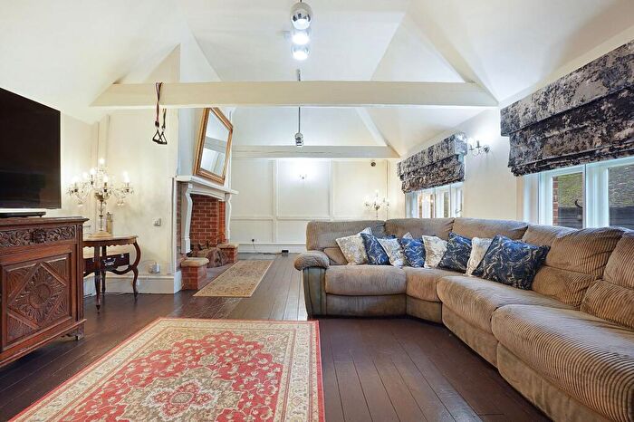 6 Bedroom Detached House For Sale In Seymour Road, Rainham, ME8