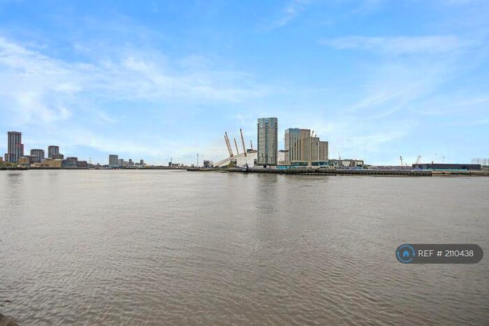 Studio To Rent In New Providence Wharf, London, E14