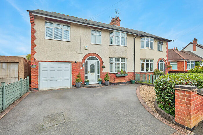 4 Bedroom Semi-Detached House For Sale In Oval Road, Hillmorton, Rugby, CV22