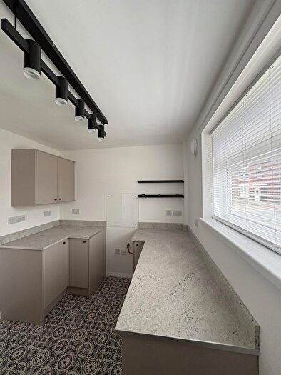 2 Bedroom Flat To Rent In Ravensworth Terrace, South Shields, South Tyneside, NE33