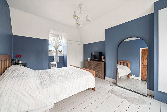 2 Bedroom End Of Terrace House For Sale In Red Lion Road, Surbiton, KT6