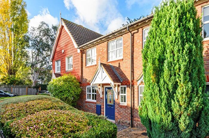 3 Bedroom Terraced House For Sale In Royal Close, Orpington, Kent, BR6