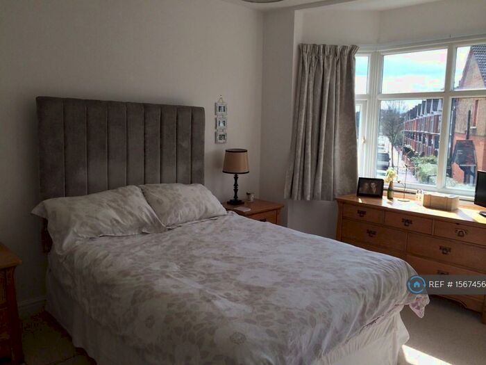 4 Bedroom Semi-Detached House To Rent In Pulteney Road, London, E18