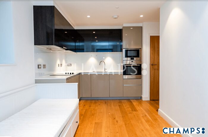 Studio To Rent In Rathbone Market, London, E16